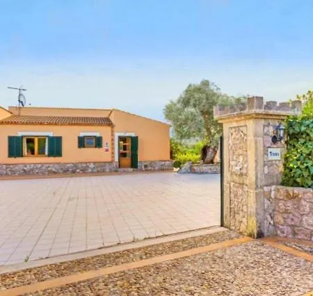 Torr Villa *
